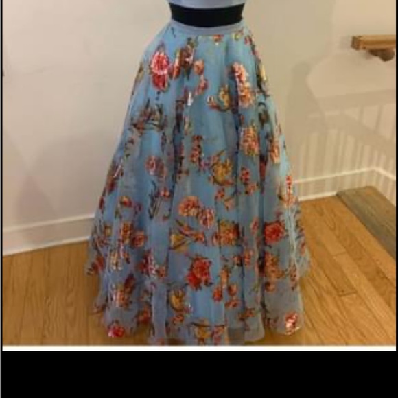 Prom dress - Picture 3 of 4